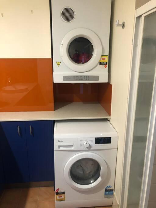 Apartment Top-floor, 3-bedroom Apartment-close To Cbd & Anu *